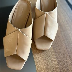 Vince Vona Slide Sandal (Women). Size 7.